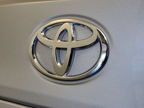 Used 2024 Toyota Corolla Cross L FWD image 7