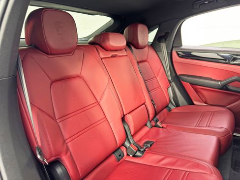 Used 2022 Porsche Cayenne Coupe w/ Premium Package image 45