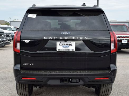 New 2026 Ford Expedition Active RWD image 5