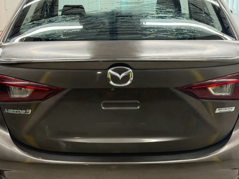 Used 2016 MAZDA MAZDA3 i Touring w/ Popular Equipment Package FWD image 11