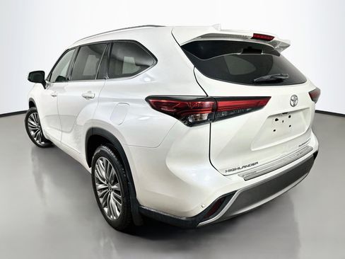 Used 2021 Toyota Highlander Platinum AWD/4WD image 5