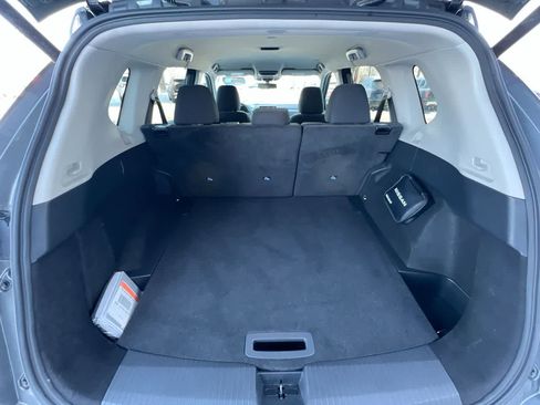 Used 2024 Nissan Rogue SV image 25