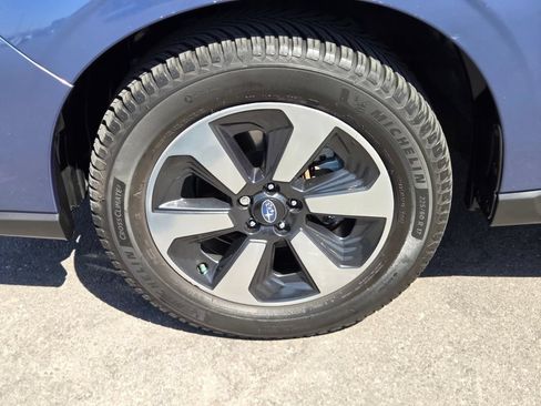 Used 2017 Subaru Forester 2.5i Premium AWD/4WD image 4