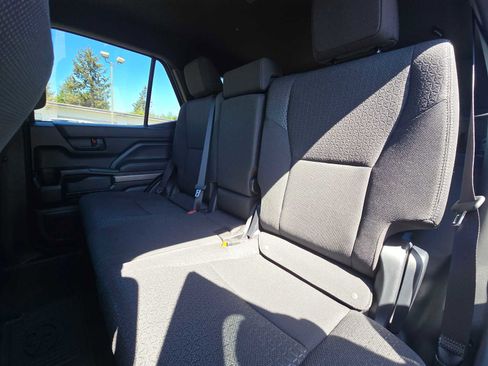 Certified 2025 Toyota 4Runner SR5 AWD/4WD image 17