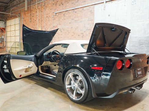 Used 2011 Chevrolet Corvette Grand Sport w/ Preferred Equipment Group RWD image 27