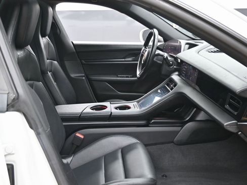 Used 2021 Porsche Taycan image 38