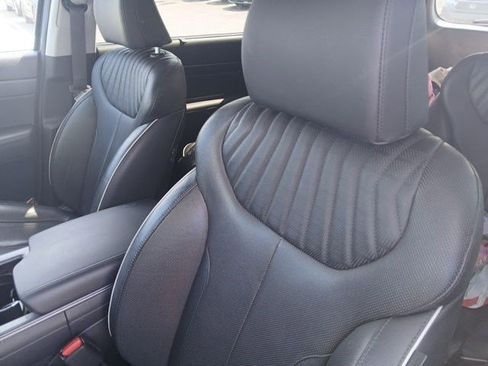 Used 2024 Hyundai Palisade Limited image 13