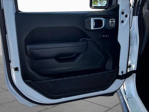 Used 2024 Jeep Wrangler Unlimited Sport AWD/4WD image 22