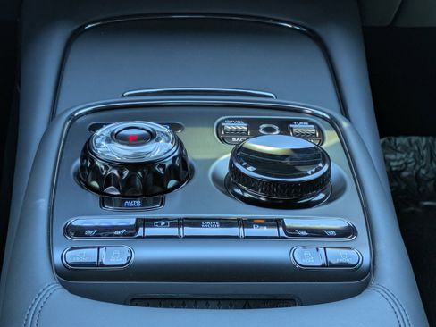 New 2026 Genesis G90 3.5T Prestige image 13