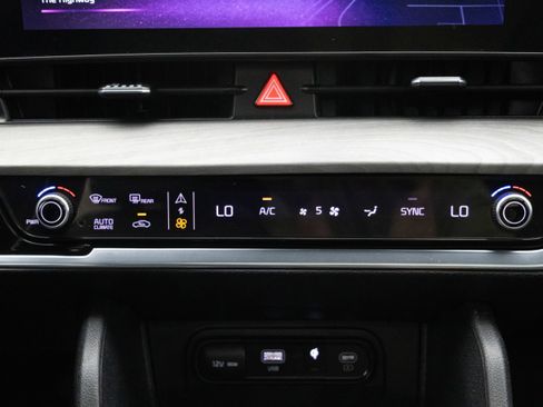 Used 2023 Kia Sportage X-Line w/ X-Line Premium Package AWD/4WD image 34