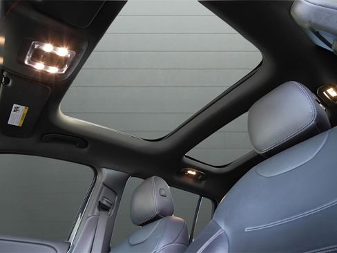 Used 2021 Mercedes-Benz GLB 35 AMG 4MATIC w/ Multimedia Package image 17