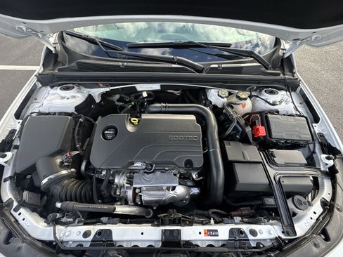 Used 2024 Chevrolet Malibu LT image 23