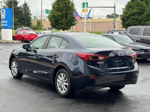 Used 2018 MAZDA MAZDA3 Sport w/ Preferred Equipment Package FWD image 9
