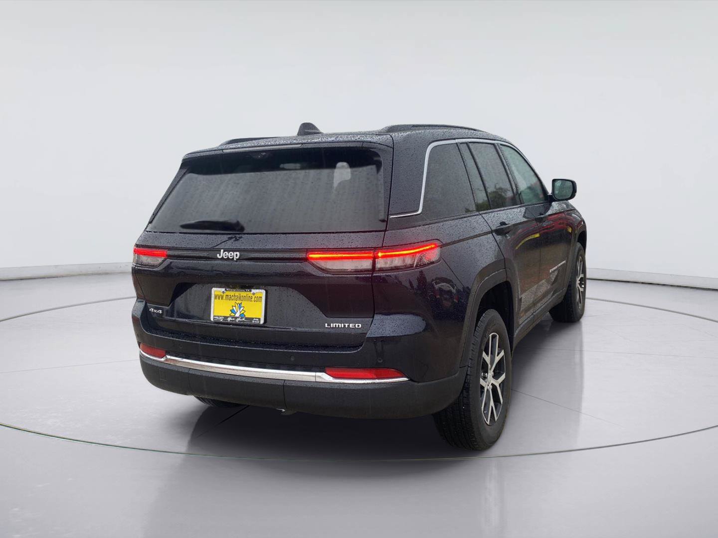 Used 2024 Jeep Grand Cherokee Limited w/ Luxury Tech Group II AWD/4WD image 5