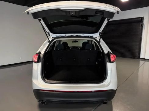 Used 2018 Ford Edge SE FWD image 13