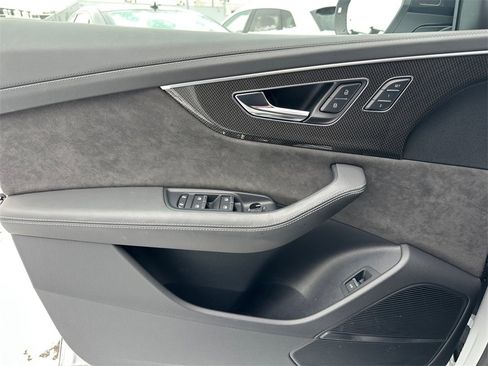 Used 2022 Audi SQ8 Prestige image 25