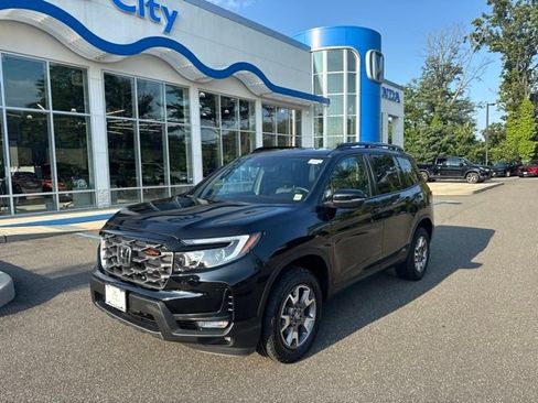 Used 2023 Honda Passport TrailSport image 4