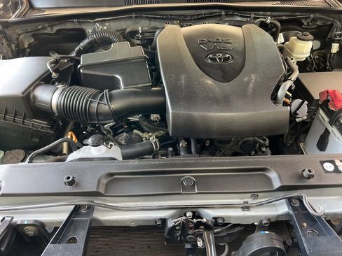 Used 2019 Toyota Tacoma TRD Sport image 24