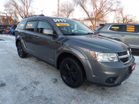 Used 2012 Dodge Journey SXT w/ Flexible Seating Group image 3