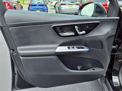 Used 2024 Mercedes-Benz GLC 300 image 27