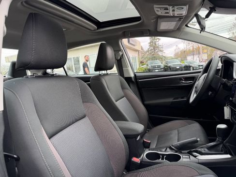 Used 2018 Toyota Corolla LE w/ LE Premium Package w/Moonroof image 28