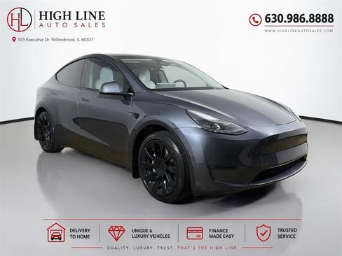 Used 2023 Tesla Model Y Long Range AWD/4WD image 1