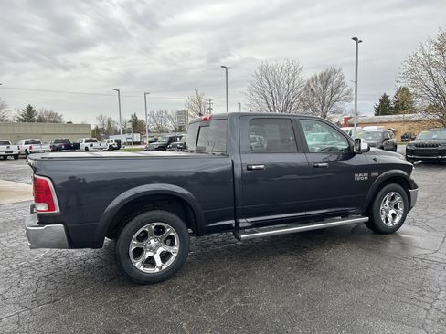 Used 2018 RAM 1500 Laramie AWD/4WD image 3