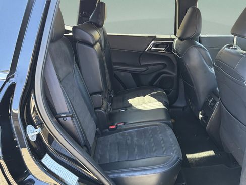 Used 2024 Mitsubishi Outlander SE image 26