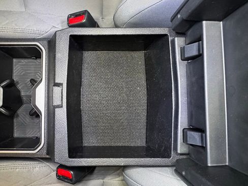 Used 2025 Toyota Tacoma SR5 image 38