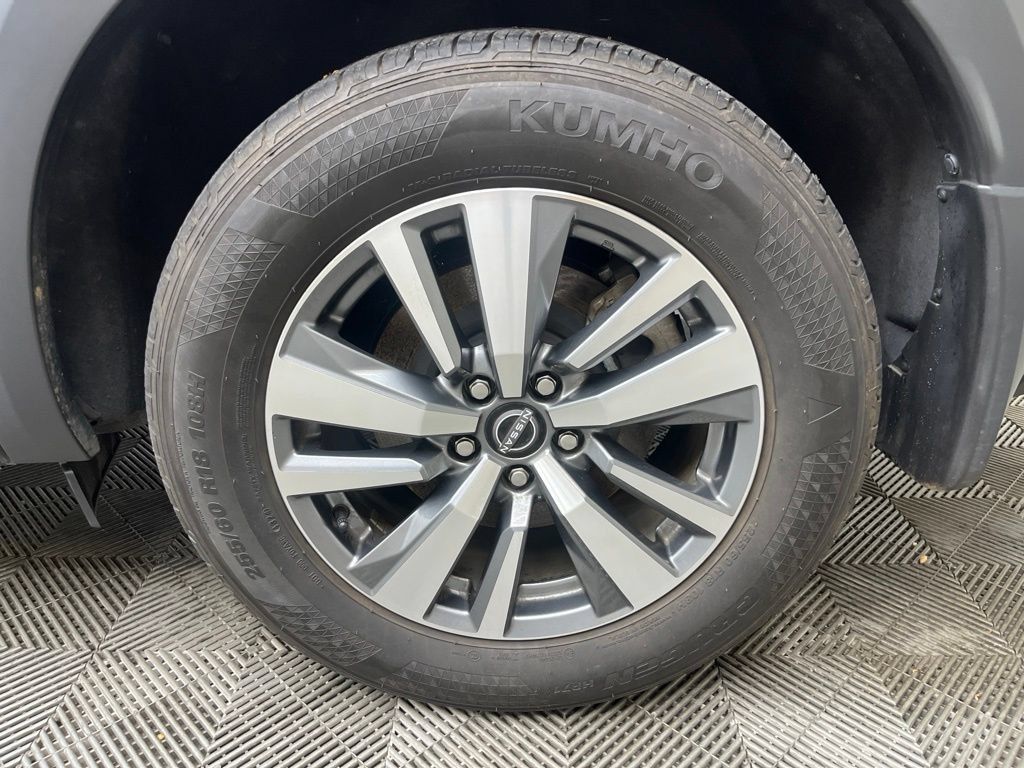 Used 2025 Nissan Pathfinder SL FWD image 30