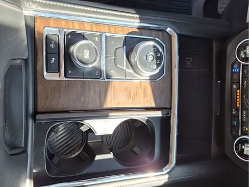 Used 2021 Ford Expedition Platinum image 39