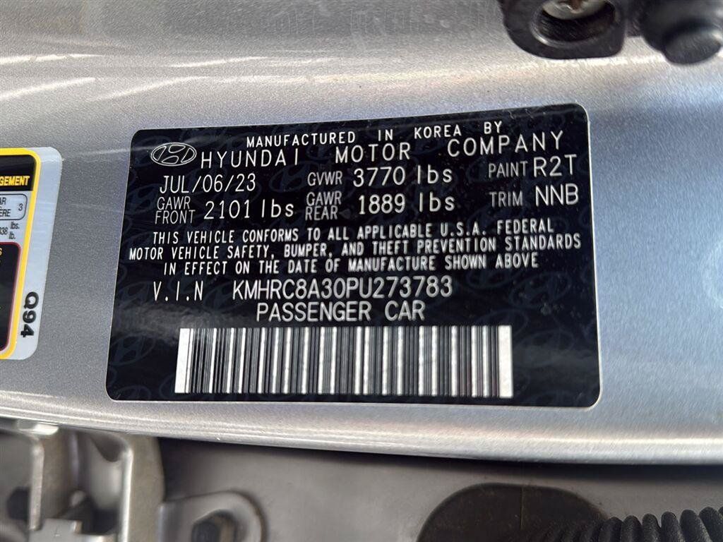 Used 2023 Hyundai Venue SEL w/ Cargo Package FWD image 6