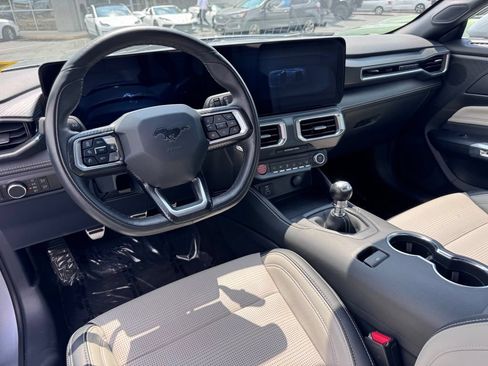 Used 2025 Ford Mustang GT Premium RWD image 9