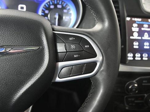 Used 2022 Chrysler 300 Touring w/ Sport Appearance Package image 35