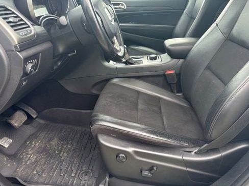 Used 2020 Jeep Grand Cherokee Altitude AWD/4WD image 10
