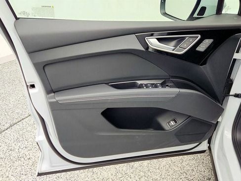 Used 2024 Audi Q4 e-tron Premium Plus w/ Premium Plus image 31