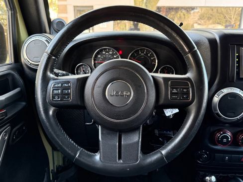 Used 2013 Jeep Wrangler Unlimited Sahara w/ Connectivity Group image 26