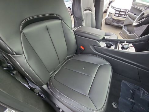 New 2025 Jeep Grand Cherokee Limited w/ Black Appearance Package image 10