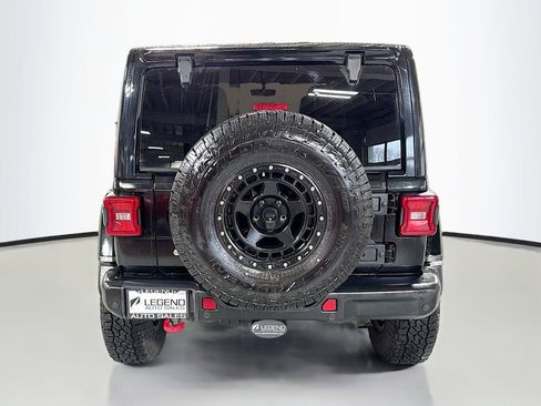 Used 2018 Jeep Wrangler Unlimited Rubicon w/ Uconnect 4C Nav & Sound Group image 8