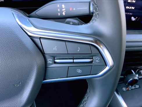 Certified 2025 Chevrolet Suburban Z71 image 24