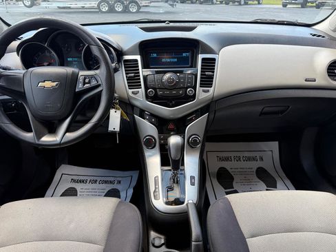 Used 2014 Chevrolet Cruze LS FWD image 18