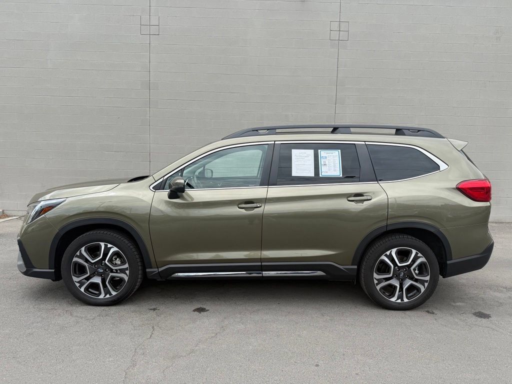 Used 2023 Subaru Ascent Limited AWD/4WD image 2