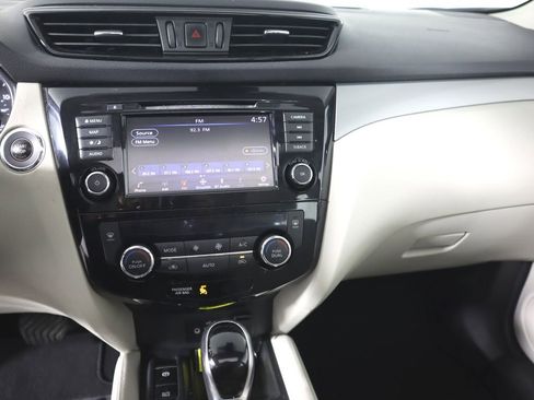 Certified 2020 Nissan Rogue Sport SL w/ Premium Package image 10