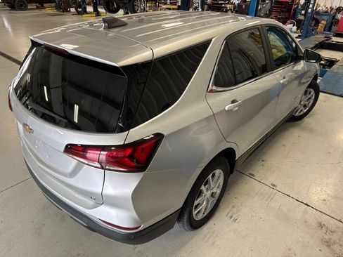 Used 2022 Chevrolet Equinox LT FWD image 10