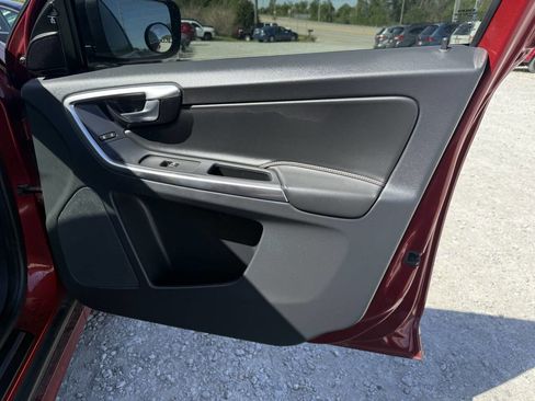 Used 2017 Volvo XC60 T6 Dynamic w/ Climate Package AWD/4WD image 16