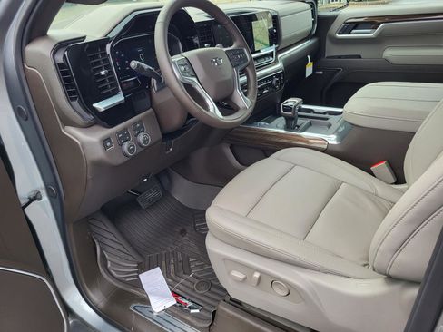New 2026 Chevrolet Silverado 1500 RST w/ Z71 Off-Road Package AWD/4WD image 14