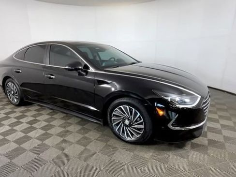Used 2023 Hyundai Sonata Limited FWD image 2
