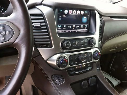 Used 2016 Chevrolet Suburban LT image 22