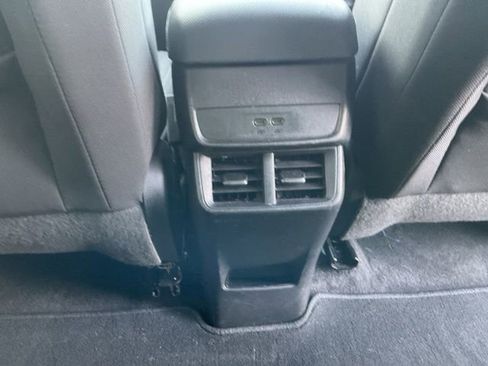 Used 2025 Chevrolet Equinox LT image 12