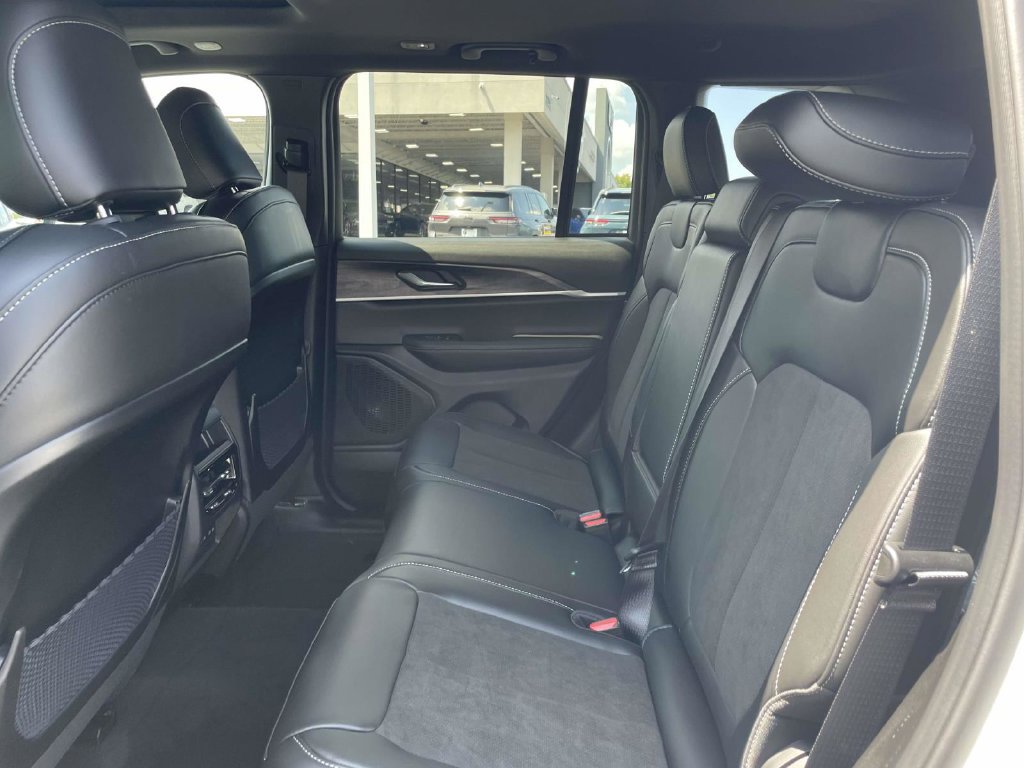 New 2027 Jeep Grand Cherokee 4WD image 19